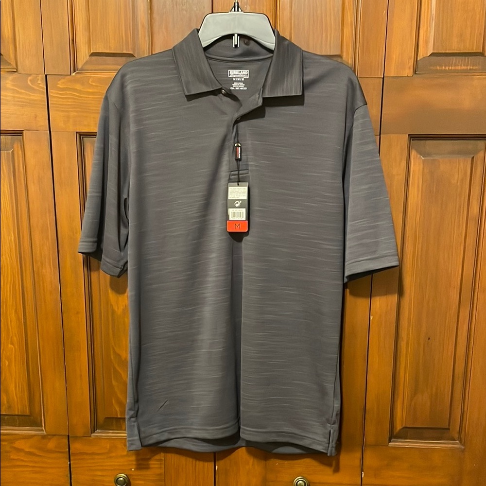 Kirkland Men’s Gray Signature Performance Polo Shirt, Size M. Retail $25 NWT.